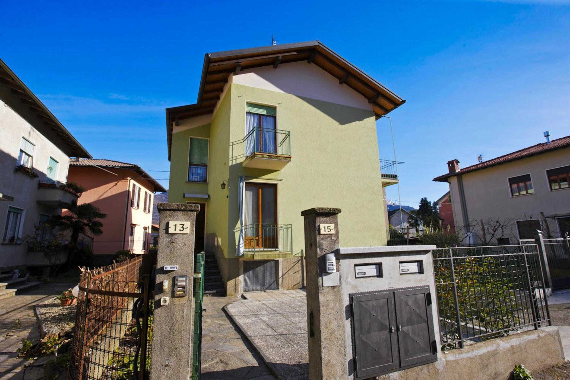 Casa Elisa Apartment กันโนบีโอ ภายนอก รูปภาพ